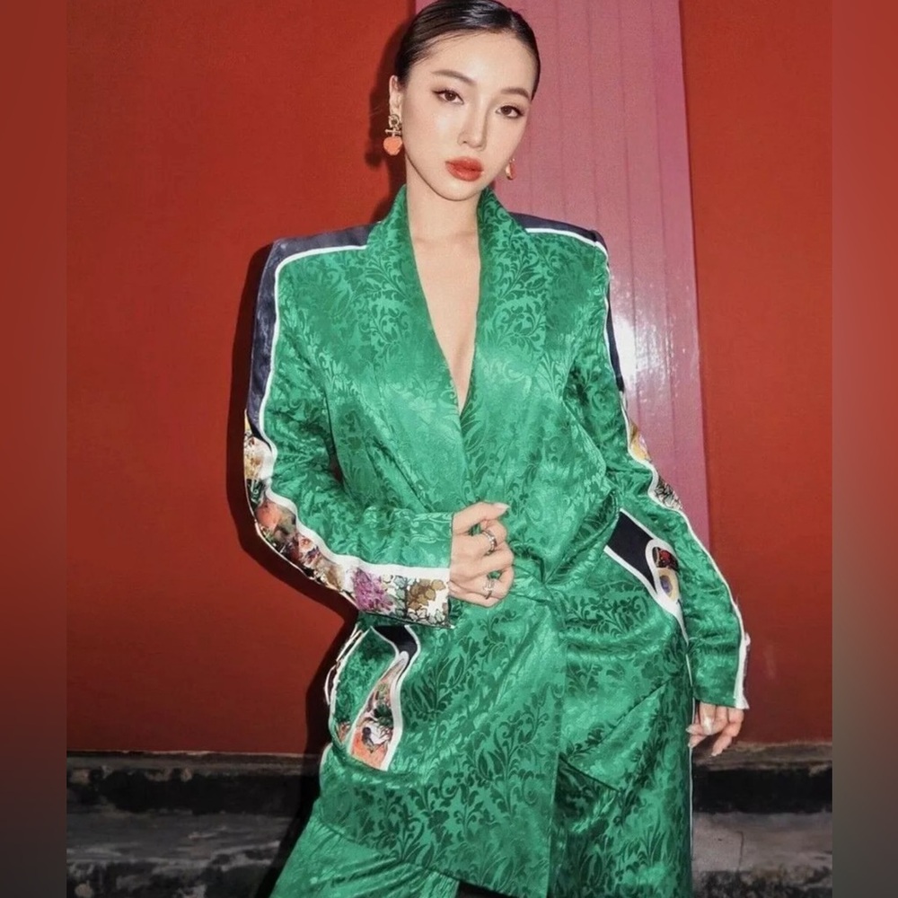 Anamika Khanna XH&M Silk Blend Jacquard Weave Blazer and pants - Picture 7 of 14